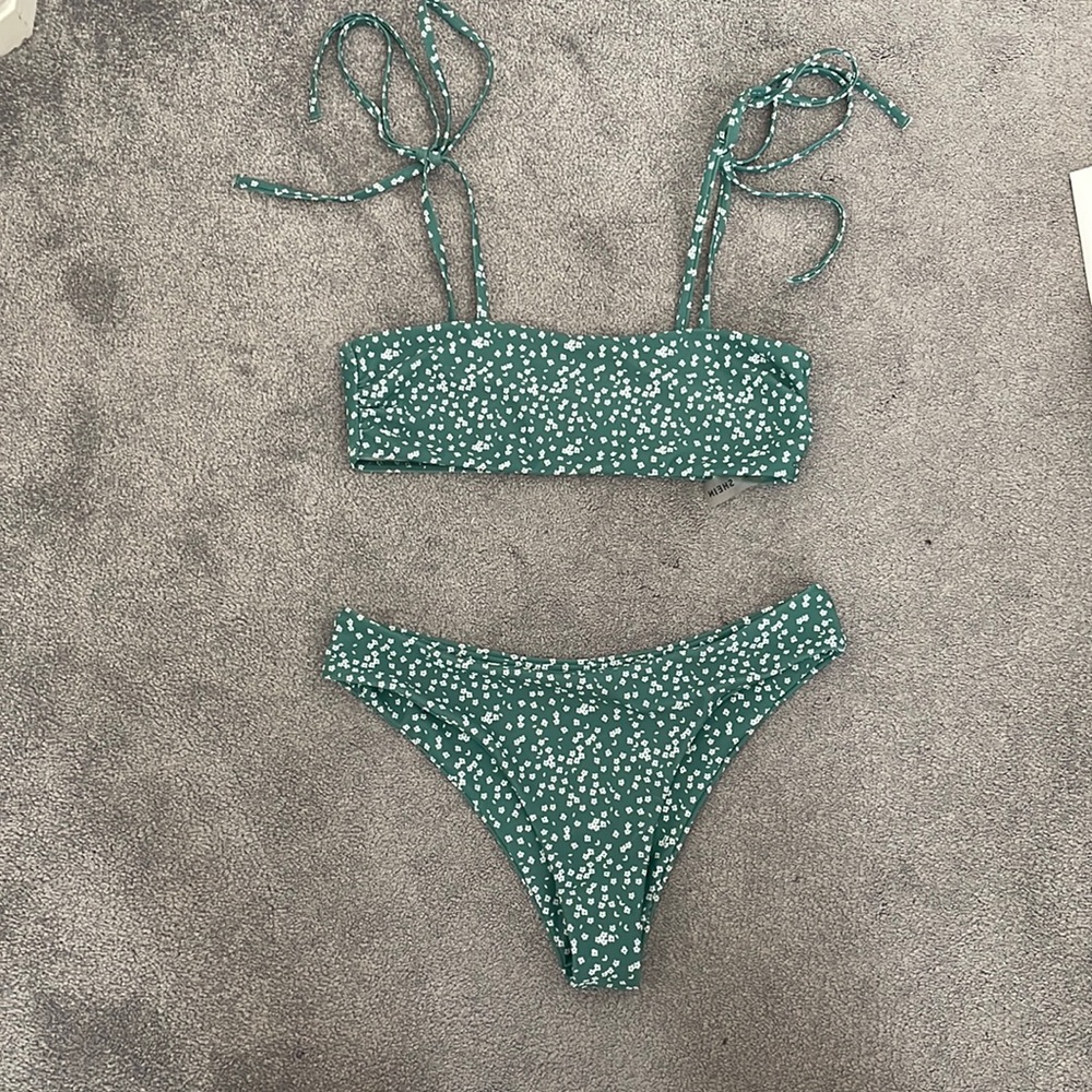 Green Floral Tie Shoulder Bikini Swimsuit Set